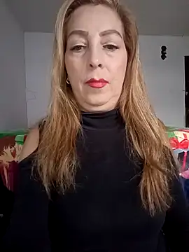 Webcam Model (Estefania_Arce)  is live.Free join now!