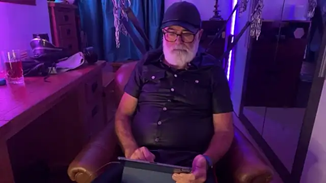 LeatherSdaddy Live Webcam on Stripchat