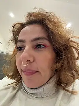 Webcam Model (Evangelyne_1)  is live.Free join now!