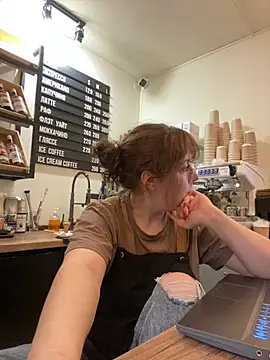 Webcam Model (cinnabon_)  is live.Free join now!