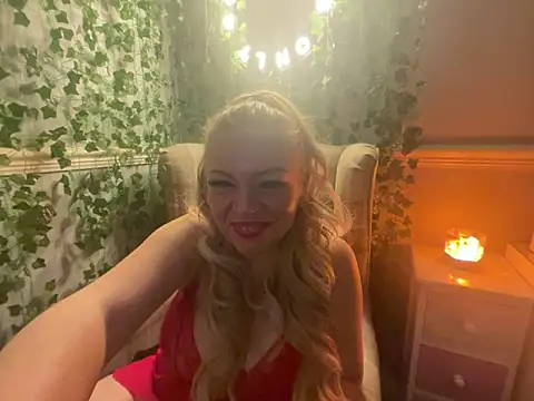 Webcam Model (BonnyDesire)  is live.Free join now!