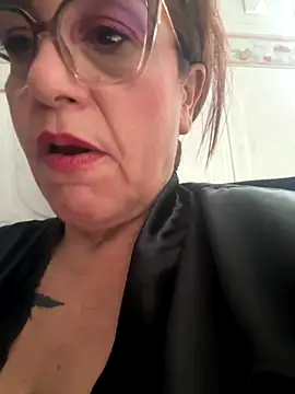 Webcam Model (lonely_shewolf)  is live.Free join now!