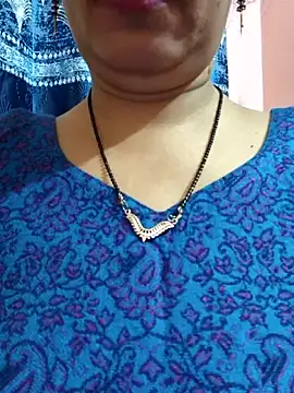 Webcam Model (Sonalihot_)  is live.Free join now!