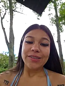 Webcam Model (Alyshanon18)  is live.Free join now!