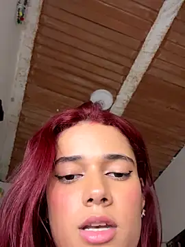 Webcam Model (amber_sparkle)  is live.Free join now!