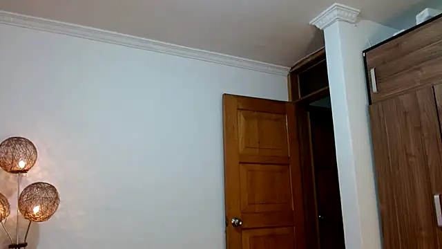 nanis_milf - Nanis_milf's free webcam - UK Sex Cams