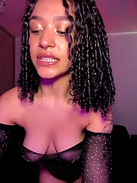 Webcam Model (Crystal_Dluna)  is live.Free join now!