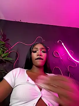 Webcam Model (TIFFANYYSTAR)  is live.Free join now!