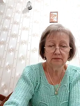 Webcam Model (AlikaSwan5821)  is live.Free join now!