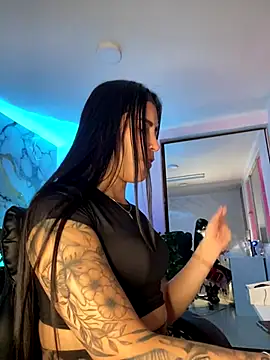 Webcam Model (MAVI_EC)  is live.Free join now!