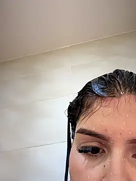 Webcam Model (LucianaQuen)  is live.Free join now!