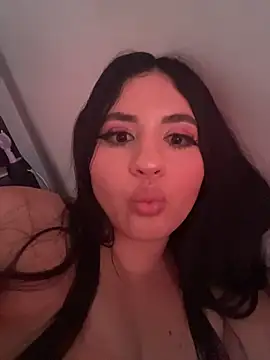 Webcam Model (hally_berry____)  is live.Free join now!