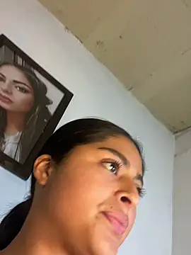 Webcam Model (morenaQueen_)  is live.Free join now!