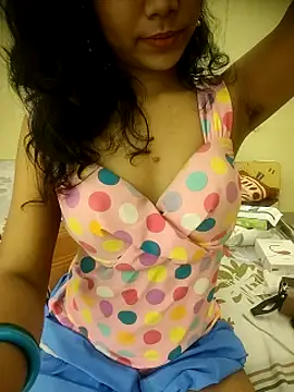Webcam Model (Snaya-baby)  is live.Free join now!