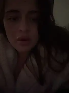 Webcam Model (Roxy_30)  is live.Free join now!