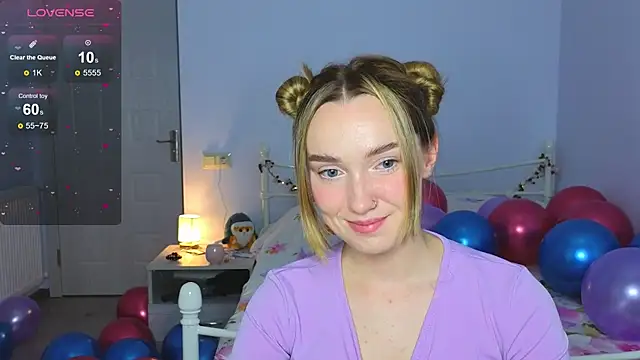 wild_sophie_ (F young) - Lick  finger with smoke