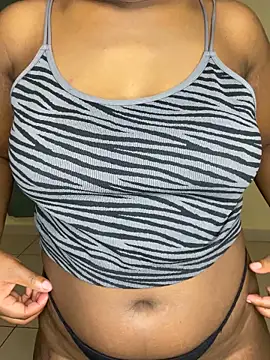 Webcam Model (MiyaXo2)  is live.Free join now!