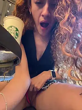 Webcam Model (alana15)  is live.Free join now!