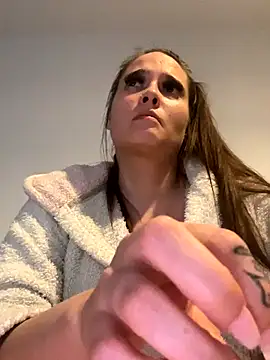 Webcam Model (LollyLove_)  is live.Free join now!