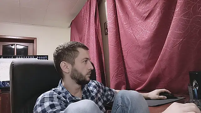 333Alone_in_theDark777