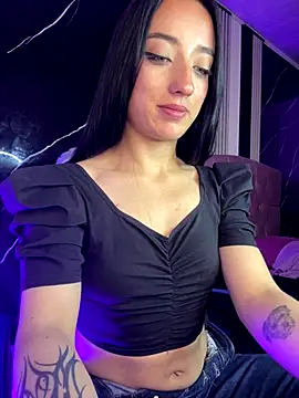 Webcam Model (Ady_18)  is live.Free join now!