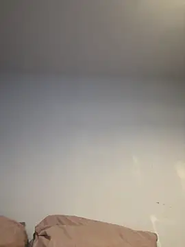 Webcam Model (LollyLove_)  is live.Free join now!