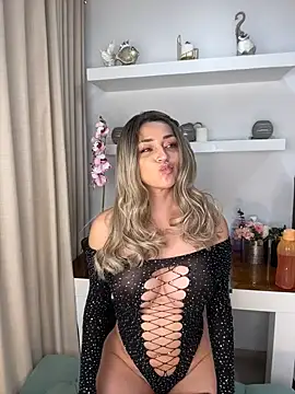 Webcam Model (ariazschernitz1)  is live.Free join now!