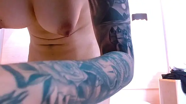 cutie_shy_ - Cutie_Shy_'s free webcam - UK Sex Cams