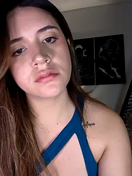 Webcam Model (maliciaworld)  is live.Free join now!