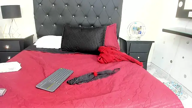 molly_madisson_ - Molly_madisson_'s free webcam - UK Sex Cams