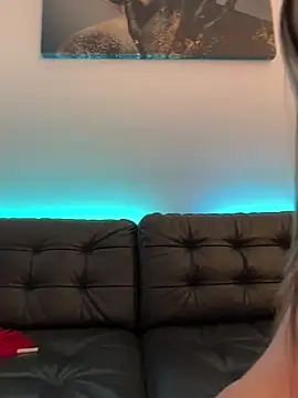 IsabellaEtthan Live Webcam on Stripchat