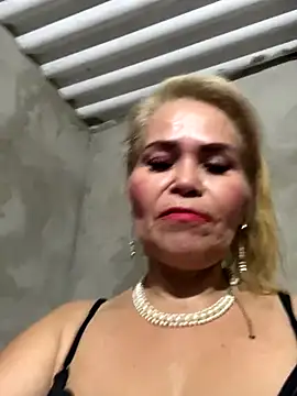 Webcam Model (dirty-mother34)  is live.Free join now!