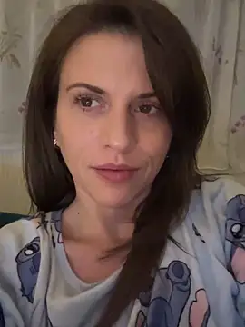 Webcam Model (ScarlettNoirr)  is live.Free join now!