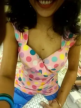 Webcam Model (Snaya-baby)  is live.Free join now!