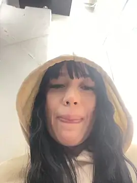 Webcam Model (Melody_rousse_)  is live.Free join now!