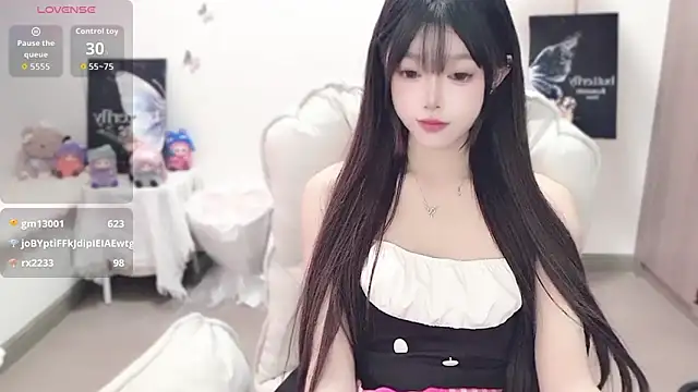 -eebaby (F teen) - 手伸进内裤摸妹妹一分钟