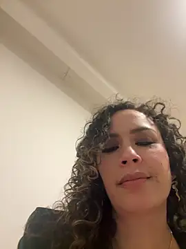 Webcam Model (Elizabeth_Dupont)  is live.Free join now!