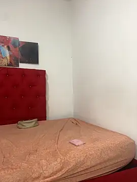 Webcam Model (SweetLatiin_)  is live.Free join now!