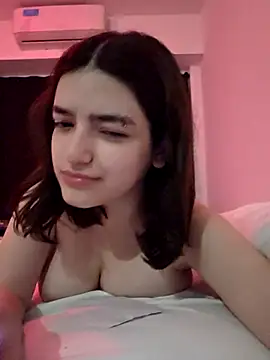 Webcam Model (abrilour)  is live.Free join now!