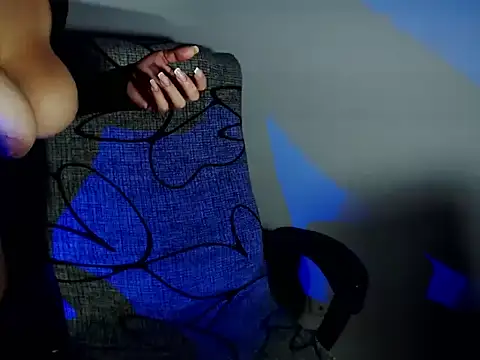 Hannah_Kiim webcam stripchat model stream image