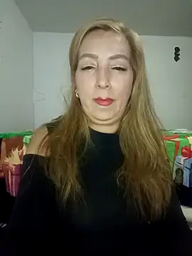 Webcam Model (Estefania_Arce)  is live.Free join now!