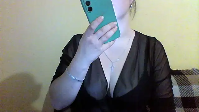 Vitalina282128 webcam stripchat model stream image