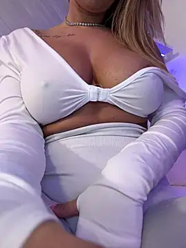 KirstieVegas