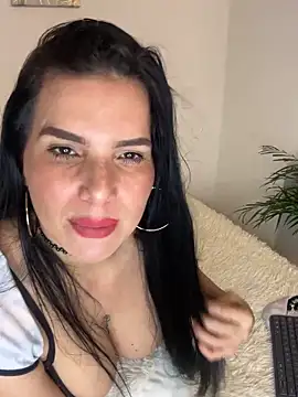 Webcam Model (carol_cruz133)  is live.Free join now!