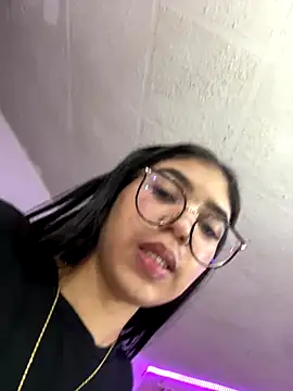 Webcam Model (_Alix_7)  is live.Free join now!