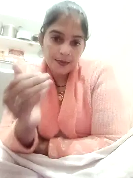 Webcam Model (Mohni_love)  is live.Free join now!