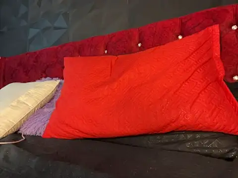 Juanita-Diaz room chat