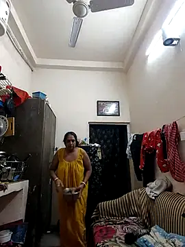 Webcam Model (Hot-Sana2)  is live.Free join now!