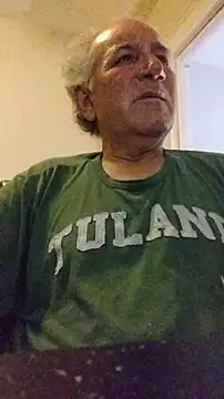 xxcuthulu23 (M mature) - reveal legs