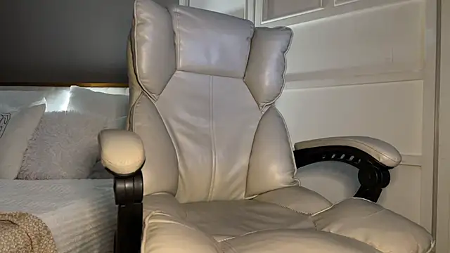 Ur Lill Shy (UrLillShy)